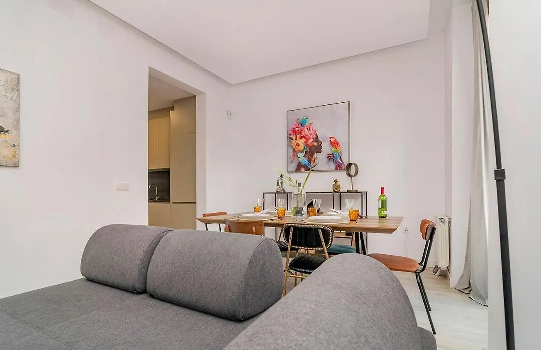 Apartment With Balconies In La Latina By Batuecas-1